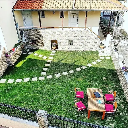 Guest house Papalamprou-apartments *