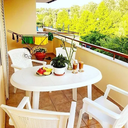 Papalamprou-apartments Guest house *
