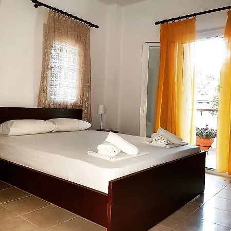 Papalamprou-apartments * Siviri